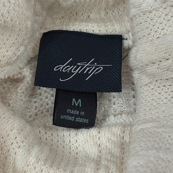 Daytrip Women Top - Picture 2 of 6